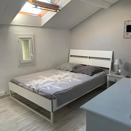 Laudacieuse Holiday home